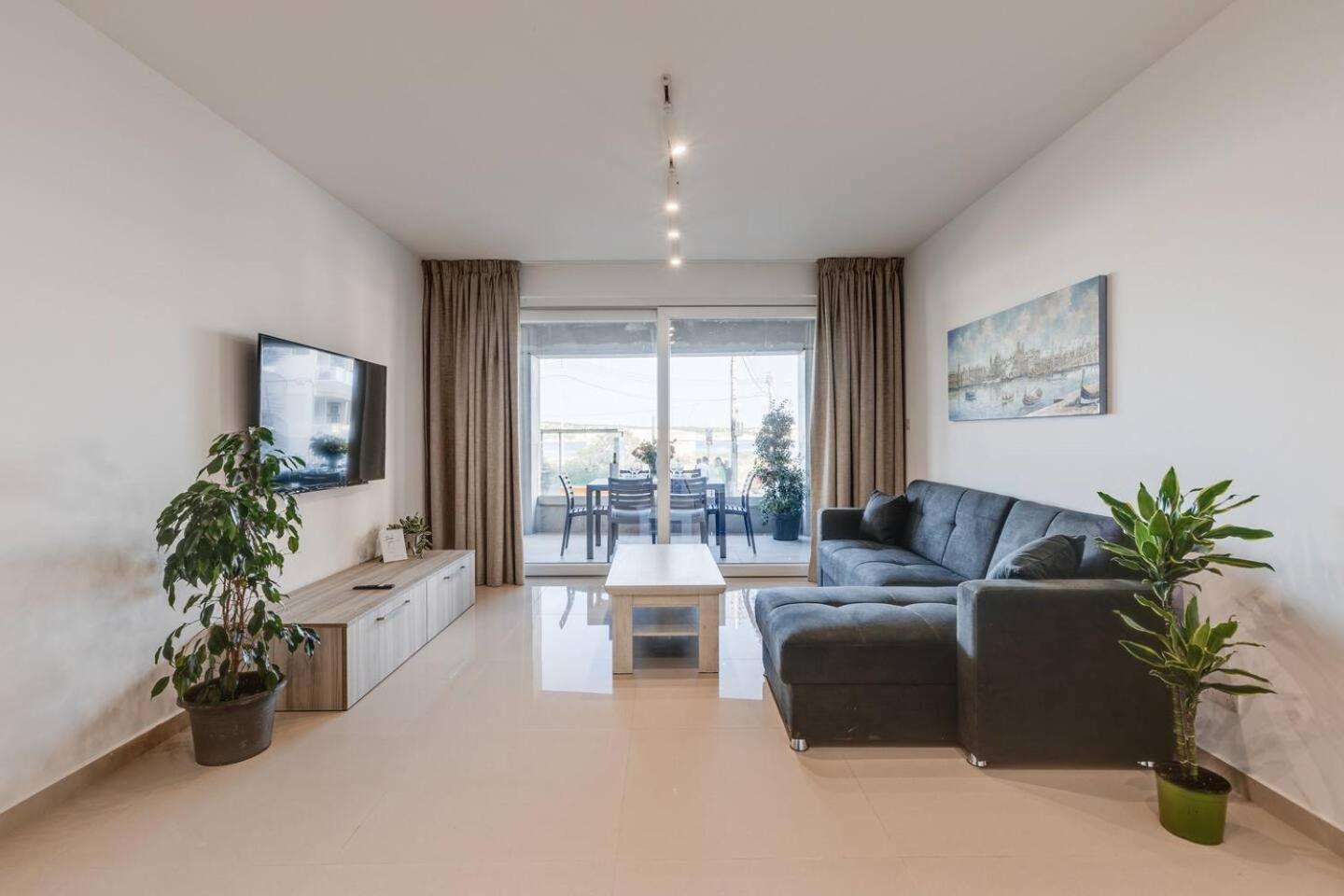 9Ten11 Seafront By Homely Mellieha Exterior foto