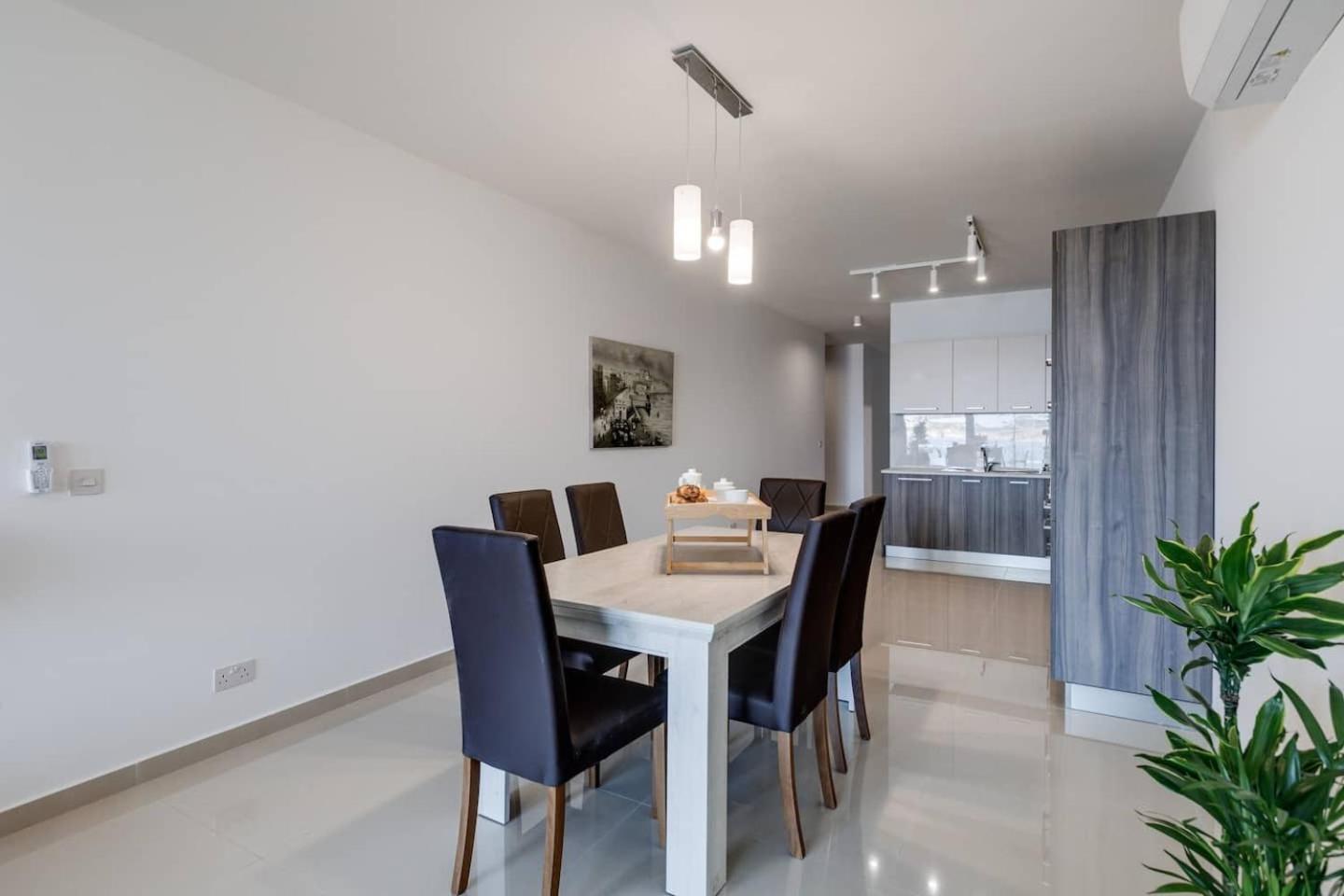 9Ten11 Seafront By Homely Mellieha Exterior foto