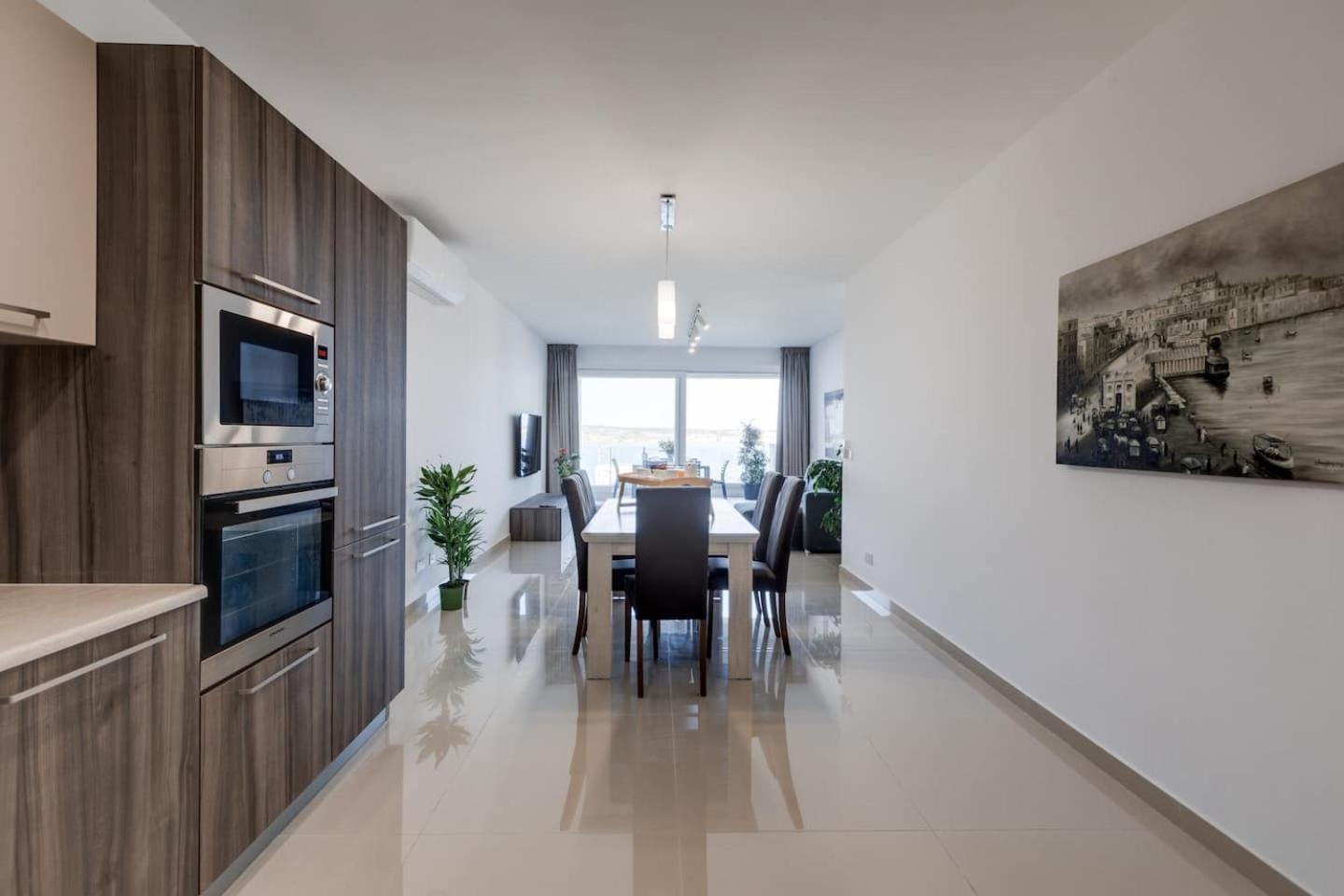 9Ten11 Seafront By Homely Mellieha Exterior foto