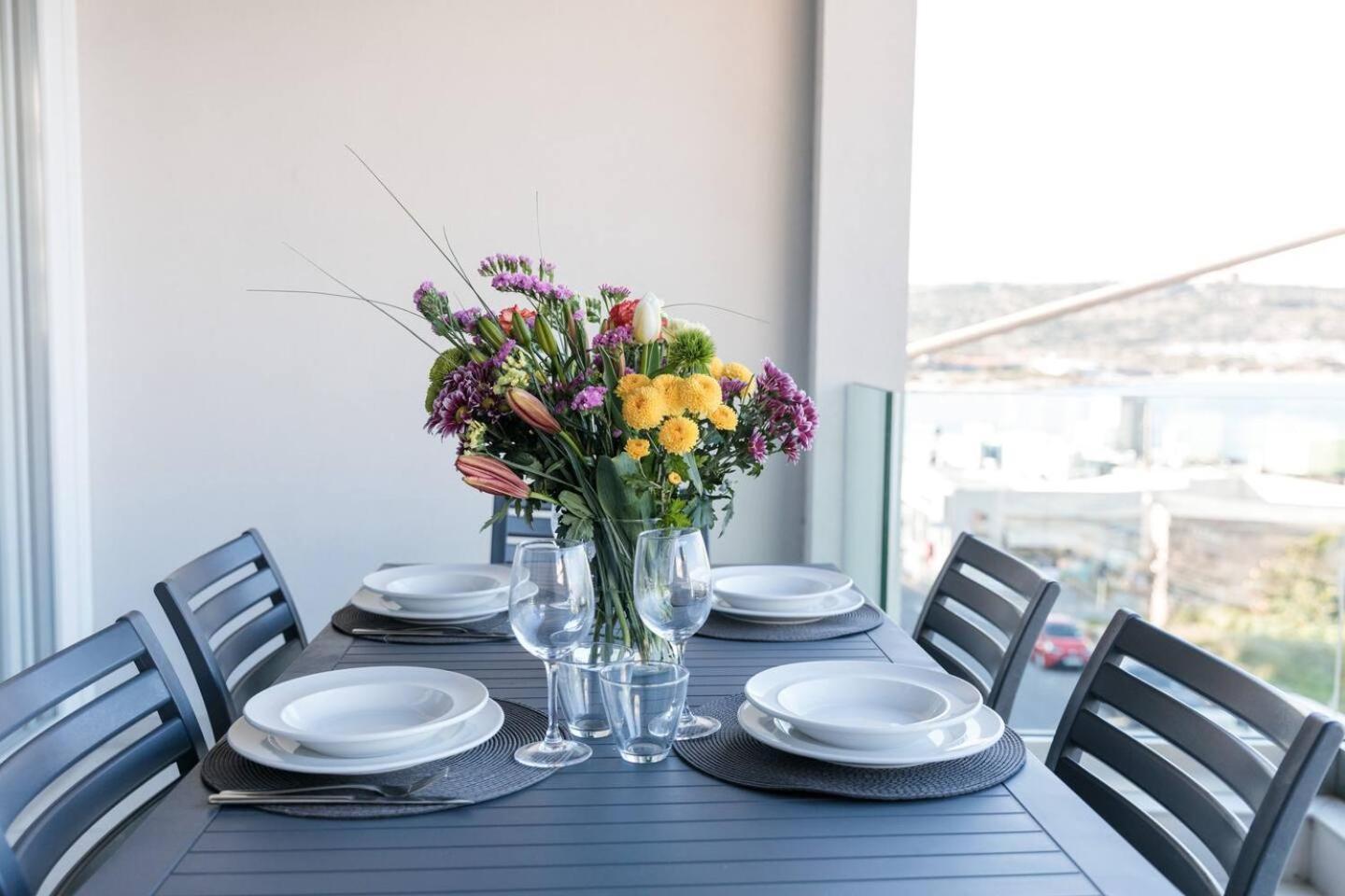 9Ten11 Seafront By Homely Mellieha Exterior foto