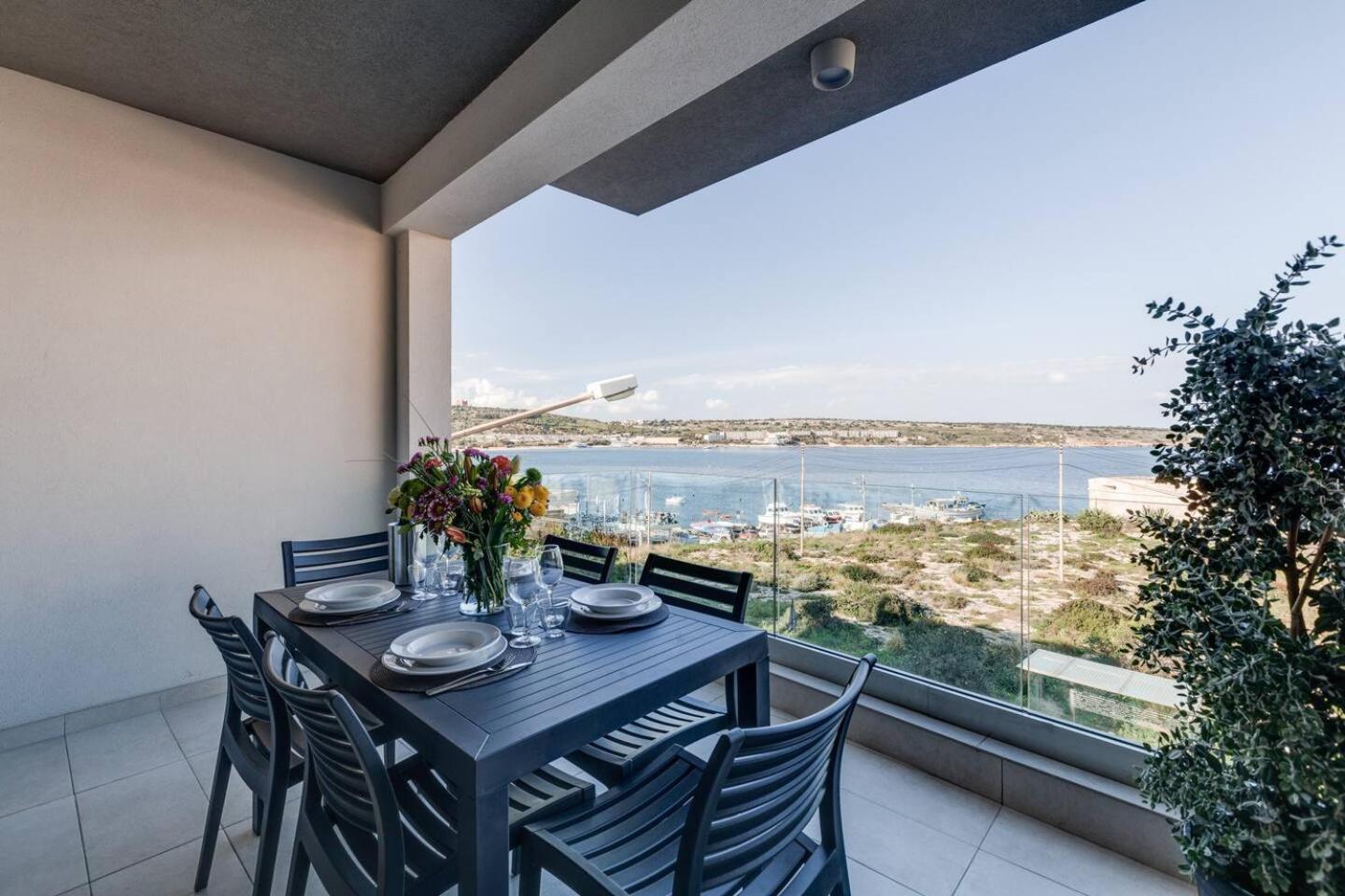 9Ten11 Seafront By Homely Mellieha Exterior foto
