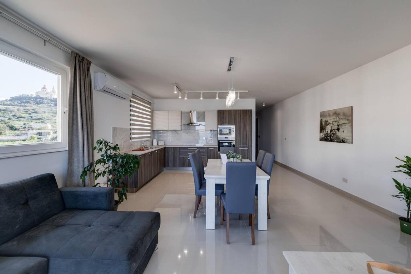 9Ten11 Seafront By Homely Mellieha Exterior foto